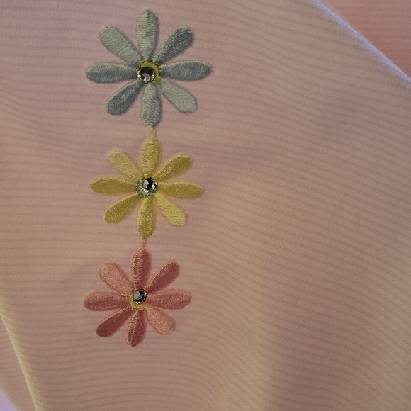 Cute button up top - Picture 6 of 6